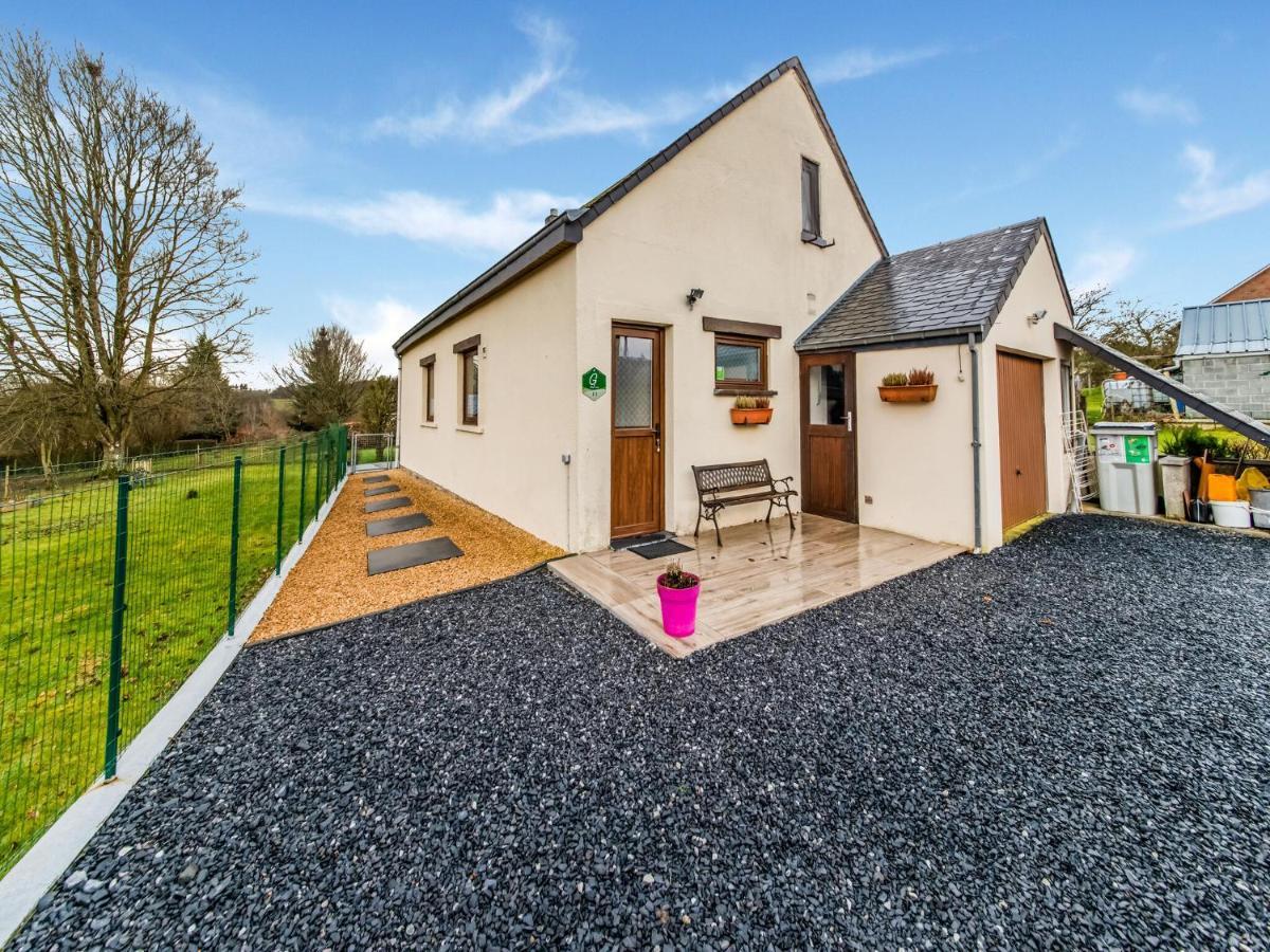 Modern Holiday Home In Lavacherie Sainte-Ode Zewnętrze zdjęcie