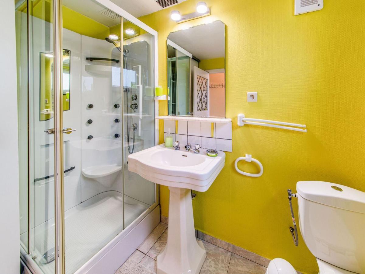 Modern Holiday Home In Lavacherie Sainte-Ode Zewnętrze zdjęcie